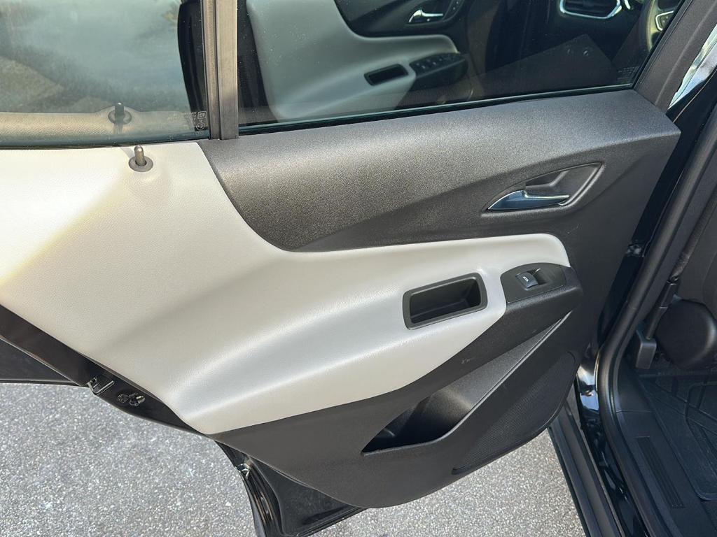 used 2024 Chevrolet Equinox car, priced at $21,985