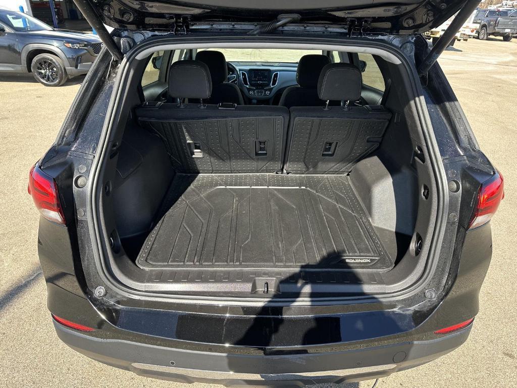 used 2024 Chevrolet Equinox car, priced at $21,387