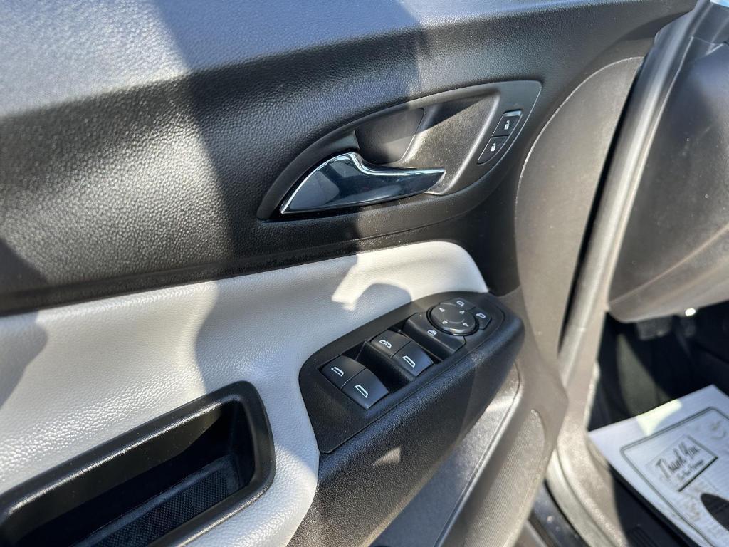 used 2024 Chevrolet Equinox car, priced at $21,387