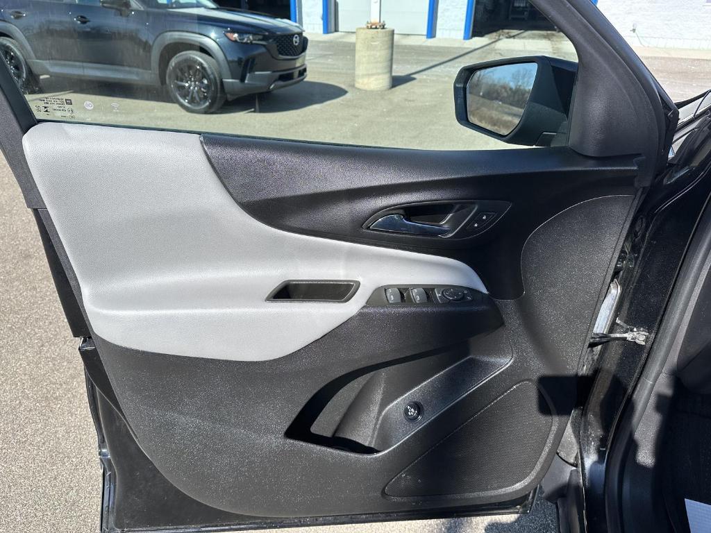 used 2024 Chevrolet Equinox car, priced at $21,387