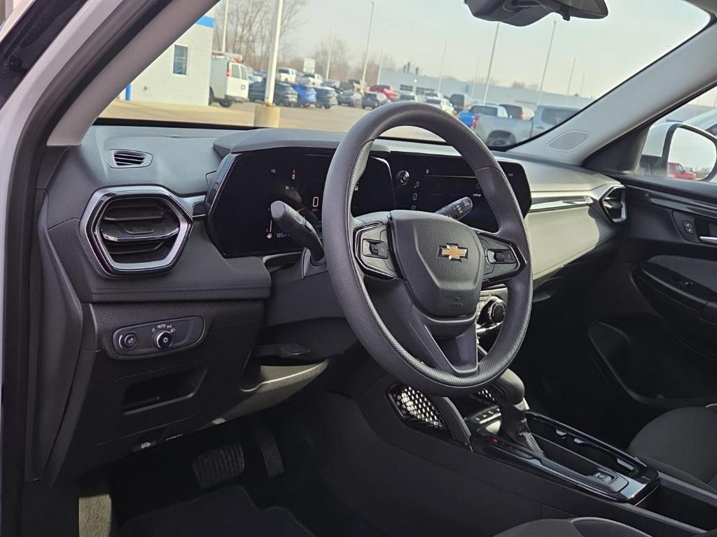 used 2025 Chevrolet TrailBlazer car, priced at $23,495