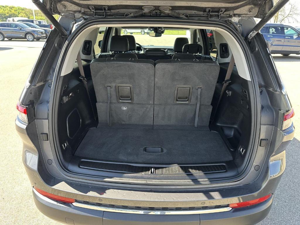 used 2022 Jeep Grand Cherokee L car, priced at $27,989