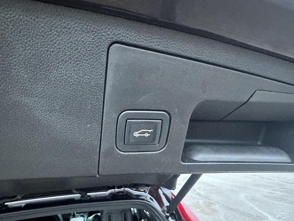 used 2020 Cadillac XT4 car, priced at $18,489