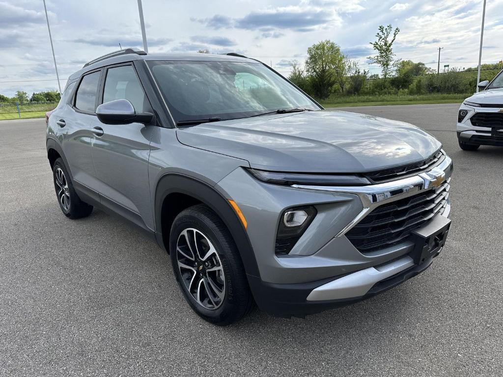 used 2025 Chevrolet TrailBlazer car, priced at $23,465