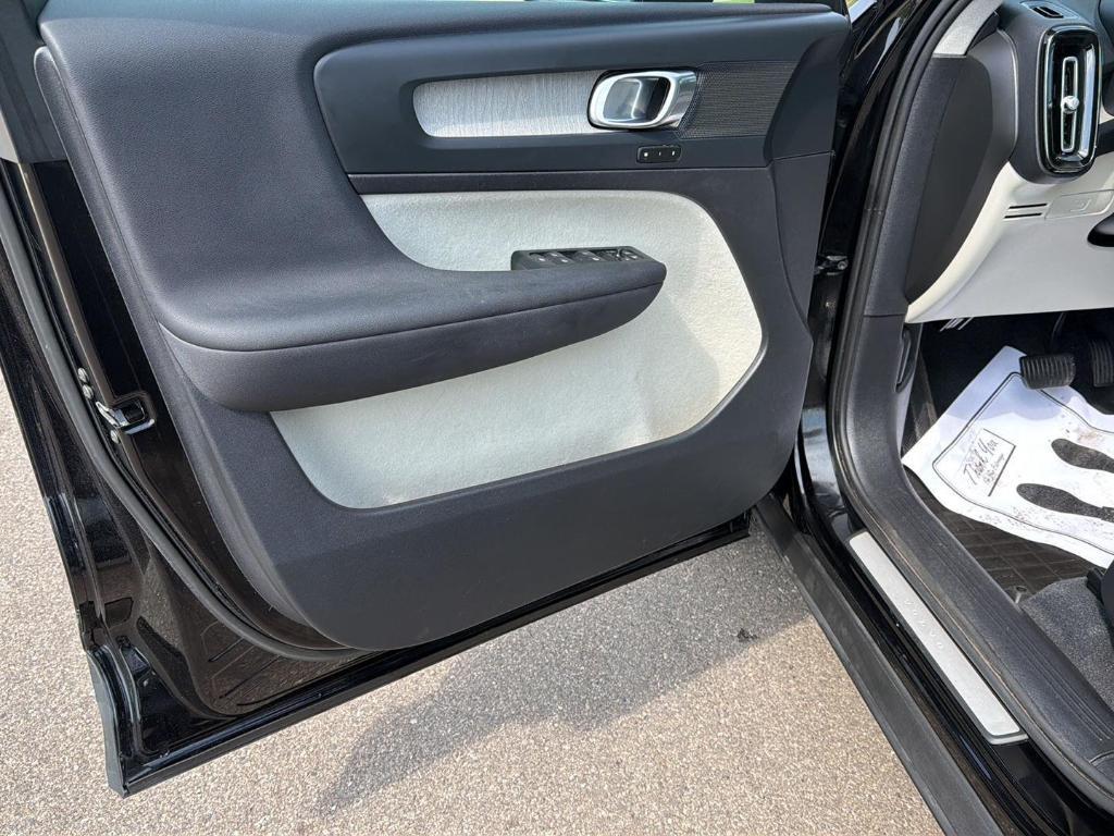used 2023 Volvo XC40 car, priced at $27,849