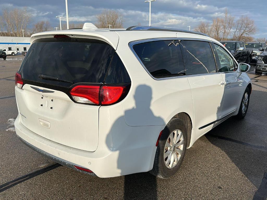 used 2018 Chrysler Pacifica car, priced at $11,489