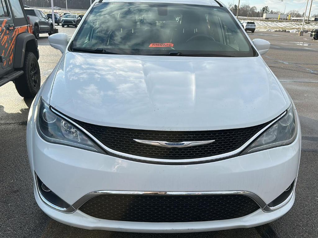 used 2018 Chrysler Pacifica car, priced at $11,489