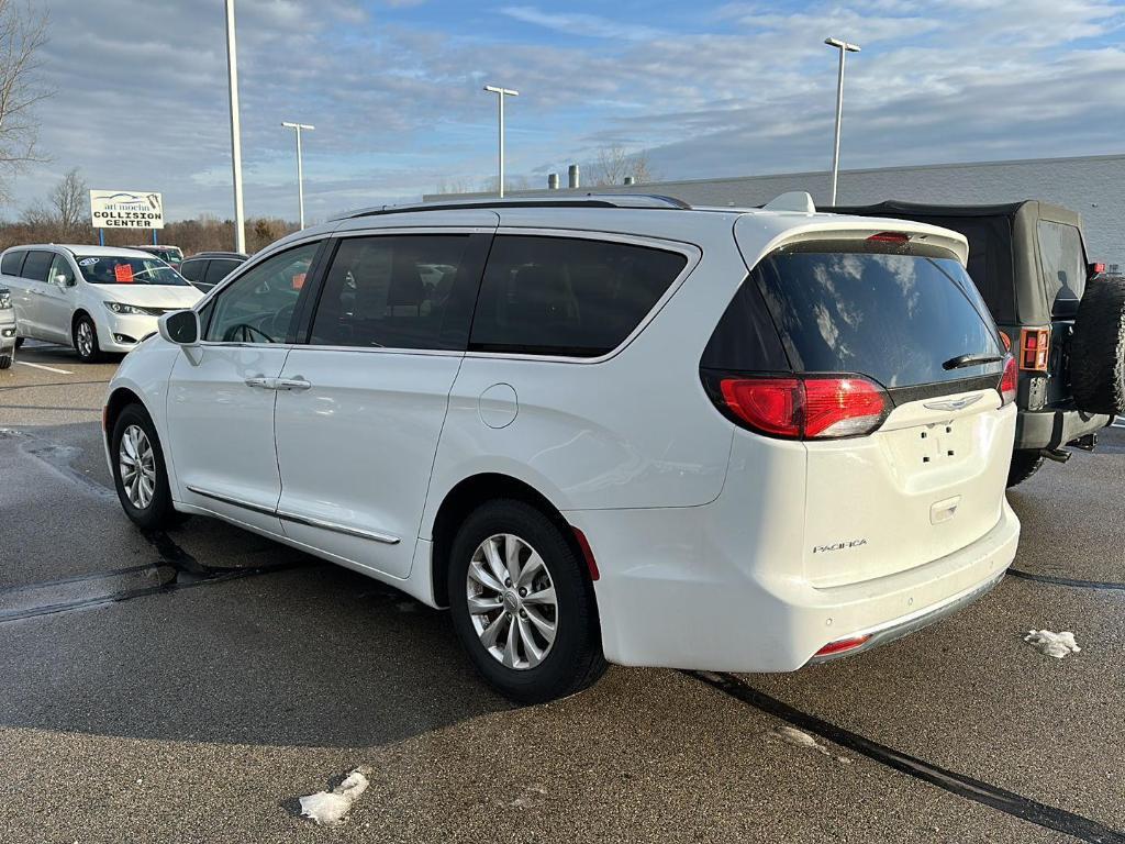 used 2018 Chrysler Pacifica car, priced at $11,489