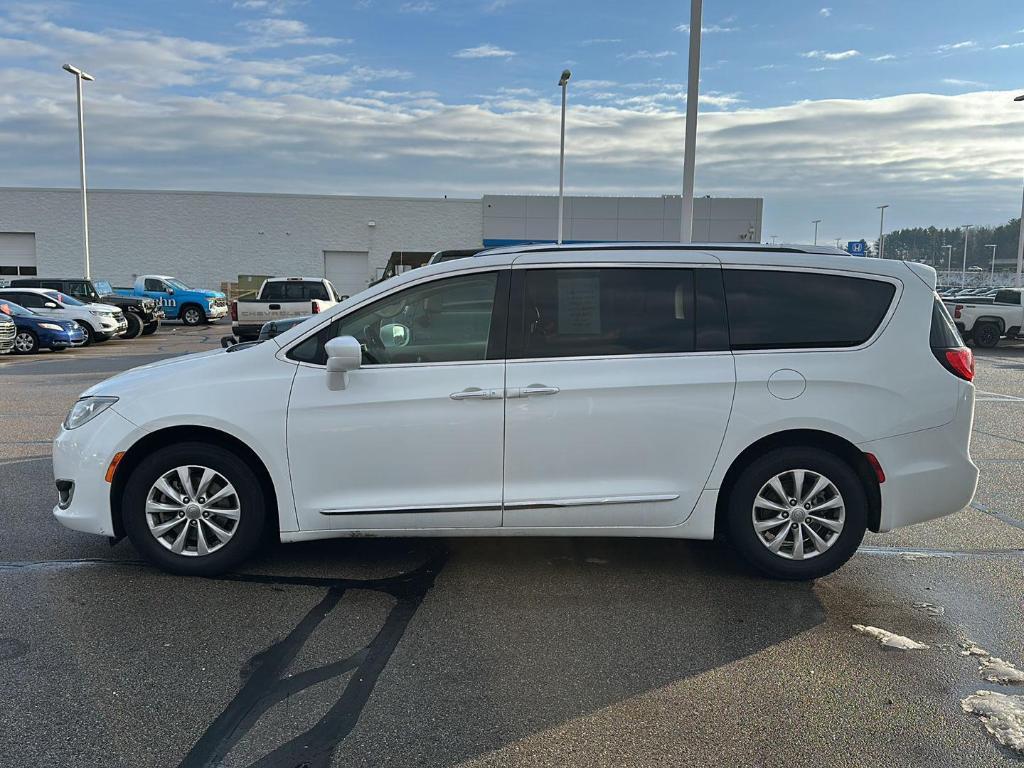 used 2018 Chrysler Pacifica car, priced at $11,489