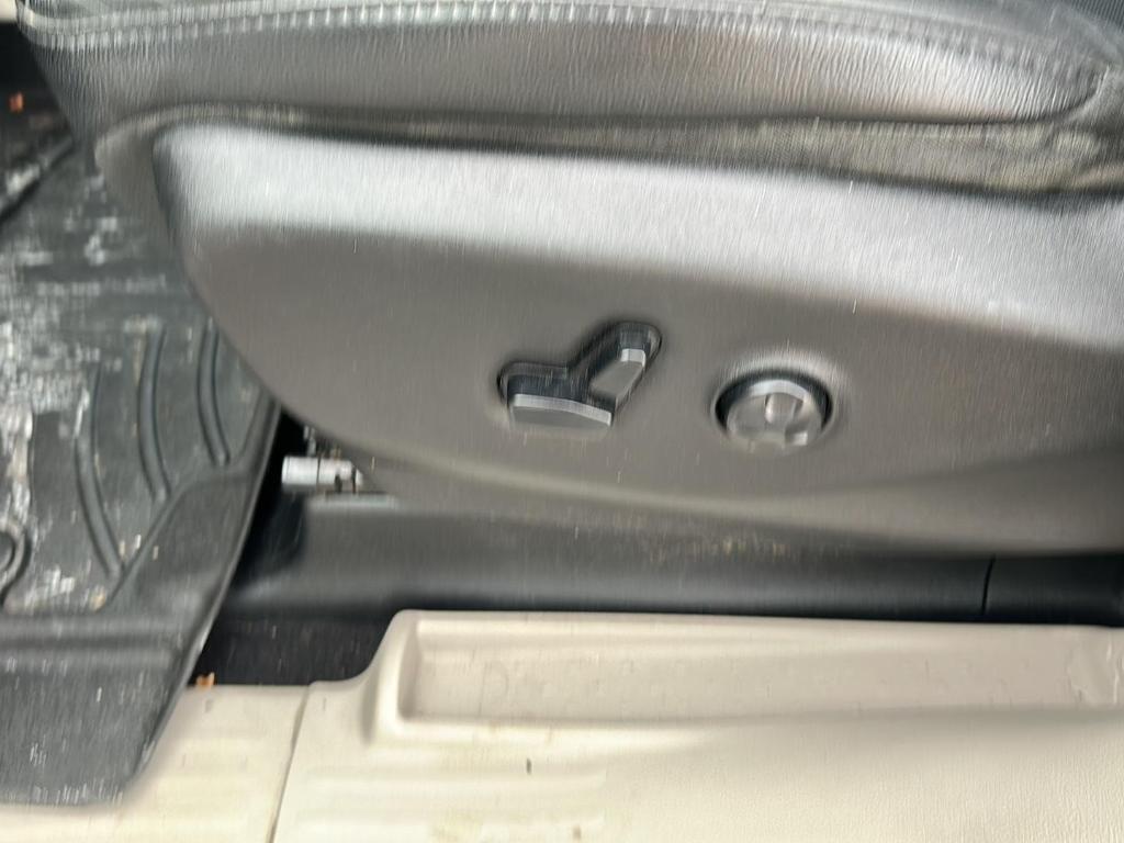 used 2018 Chrysler Pacifica car, priced at $11,489