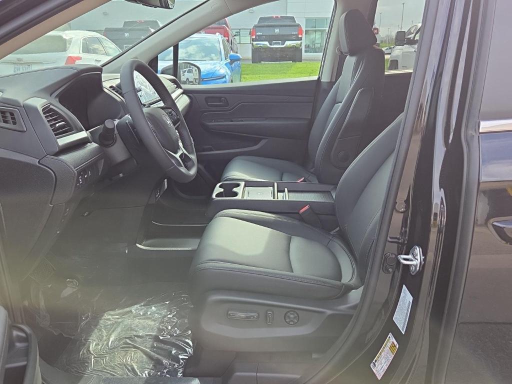 new 2026 Honda Odyssey car, priced at $44,054