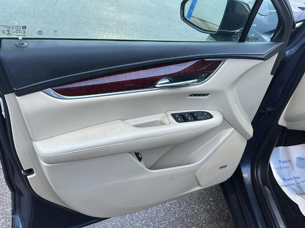 used 2019 Cadillac XT5 car, priced at $19,287