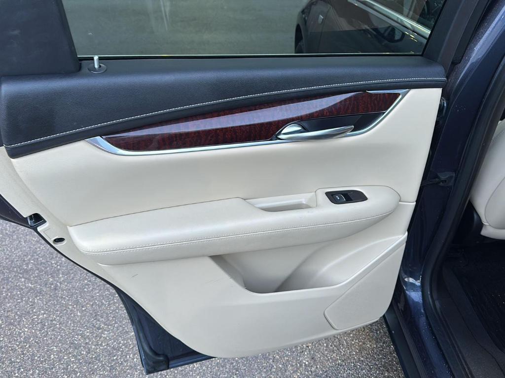 used 2019 Cadillac XT5 car, priced at $19,287