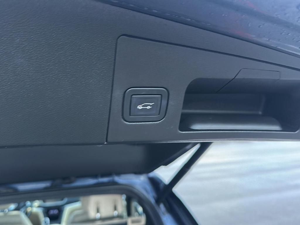 used 2019 Cadillac XT5 car, priced at $19,287