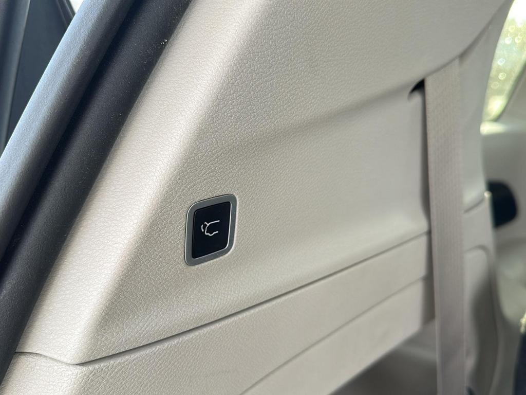 used 2018 Chrysler Pacifica car, priced at $11,989