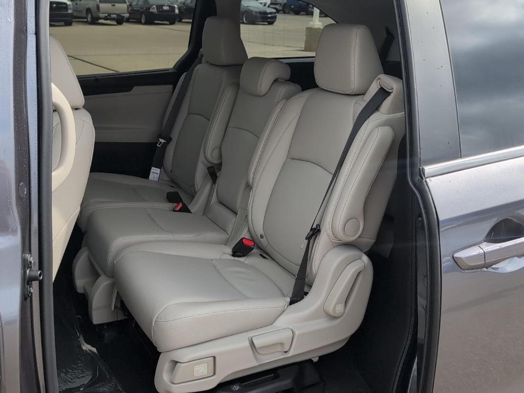 new 2026 Honda Odyssey car, priced at $44,594