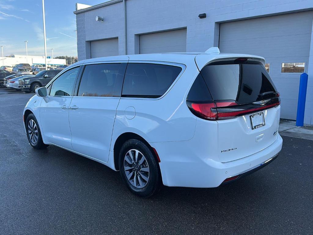used 2022 Chrysler Pacifica Hybrid car, priced at $21,987