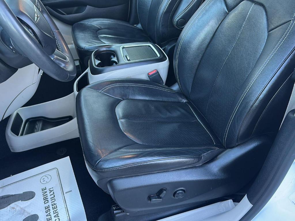 used 2022 Chrysler Pacifica Hybrid car, priced at $21,987