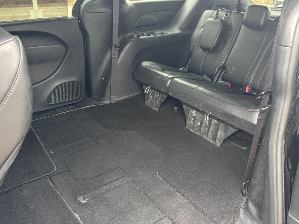 used 2025 Chrysler Pacifica car, priced at $32,989