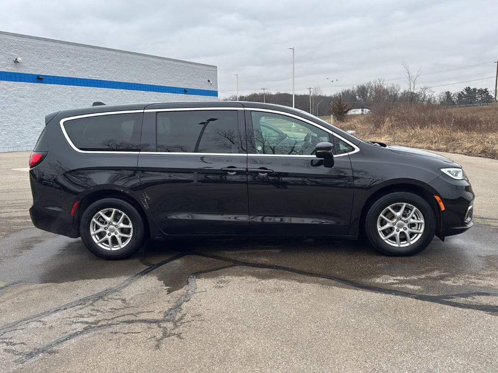 used 2025 Chrysler Pacifica car, priced at $32,989