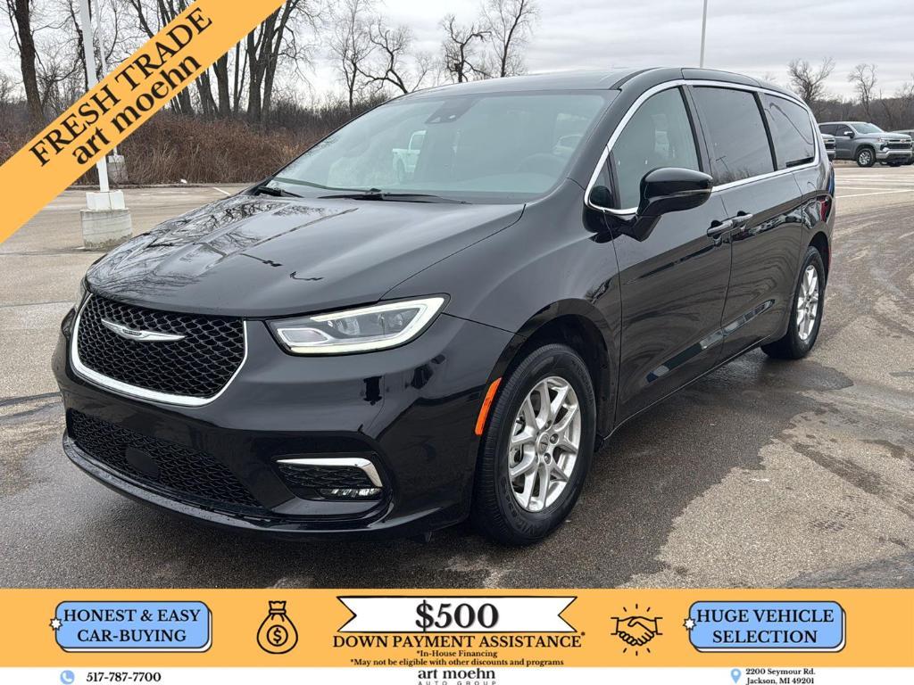 used 2025 Chrysler Pacifica car, priced at $32,989