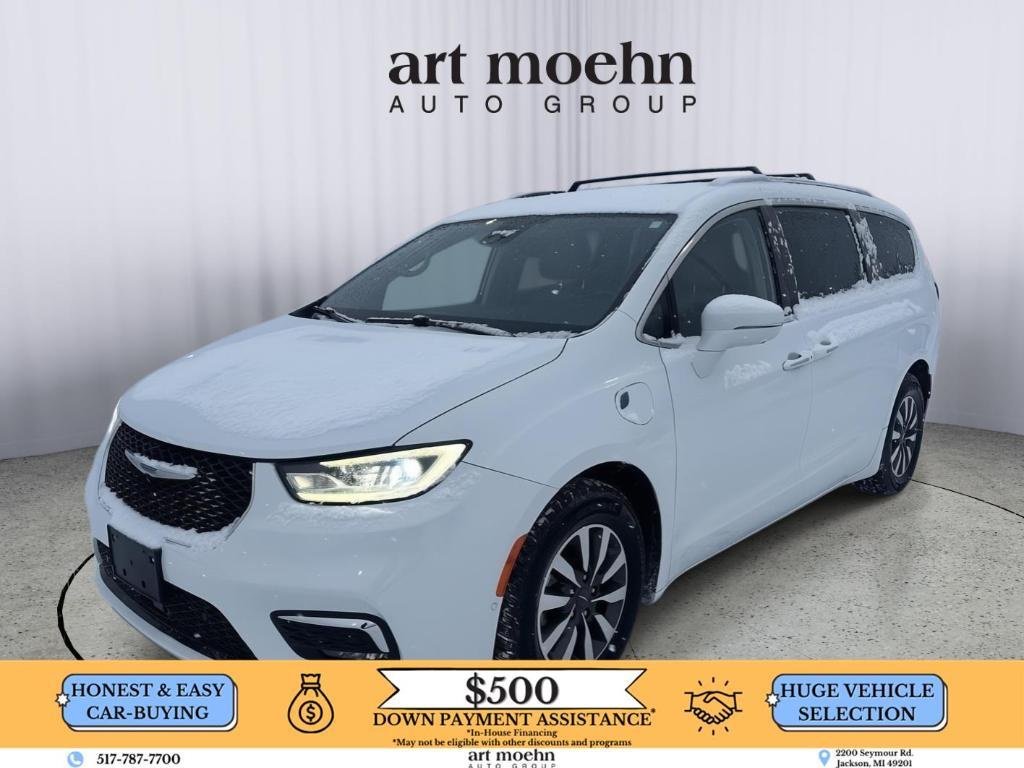 used 2021 Chrysler Pacifica Hybrid car, priced at $19,495