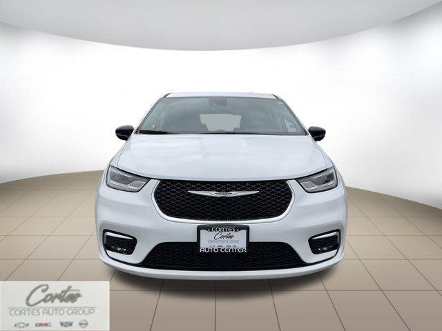 used 2024 Chrysler Pacifica Hybrid car, priced at $27,999