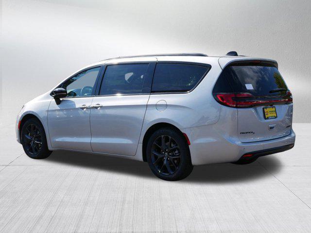 new 2026 Chrysler Pacifica car, priced at $46,384