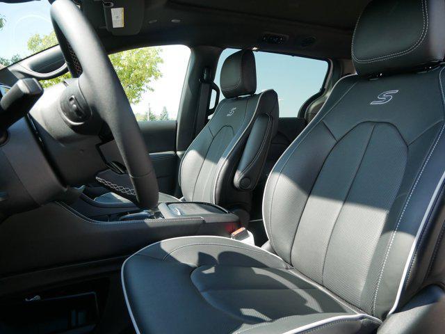 new 2026 Chrysler Pacifica car, priced at $46,384