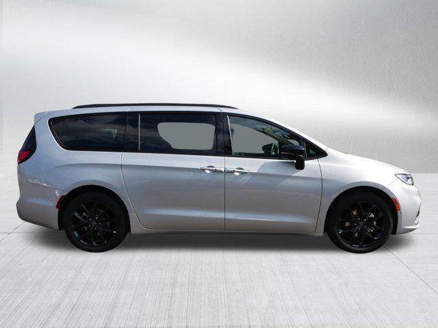 new 2026 Chrysler Pacifica car, priced at $46,384