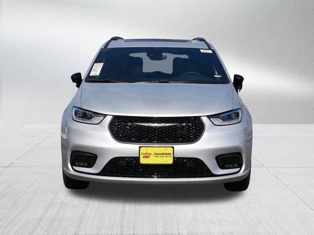 new 2026 Chrysler Pacifica car, priced at $46,384
