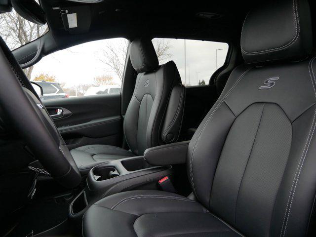 new 2026 Chrysler Pacifica car, priced at $45,188