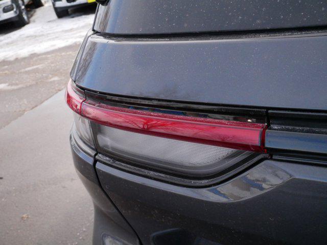 used 2023 Jeep Grand Cherokee car, priced at $31,998