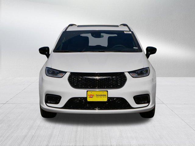 new 2026 Chrysler Pacifica car, priced at $47,284