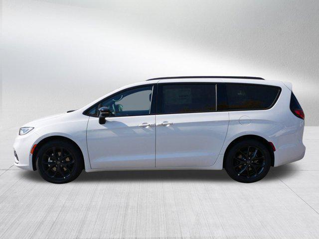 new 2026 Chrysler Pacifica car, priced at $47,284