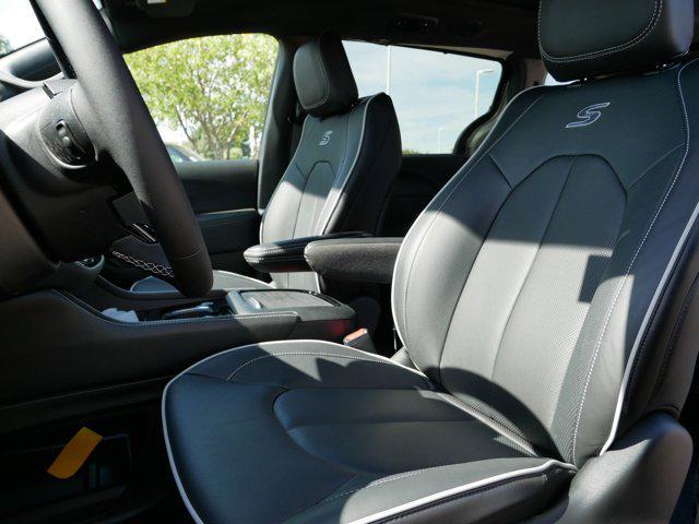 new 2026 Chrysler Pacifica car, priced at $47,284