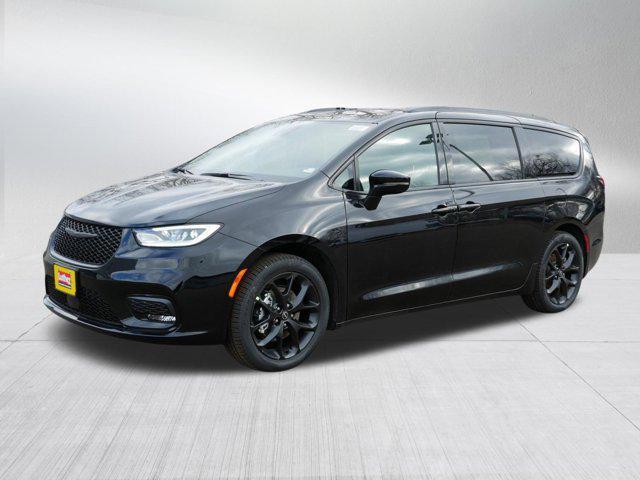 new 2026 Chrysler Pacifica car, priced at $42,215