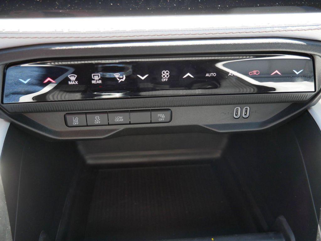 new 2026 Jeep Cherokee car, priced at $40,467