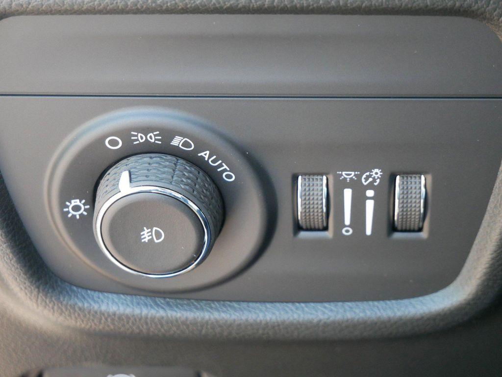 new 2026 Jeep Grand Cherokee L car, priced at $47,197