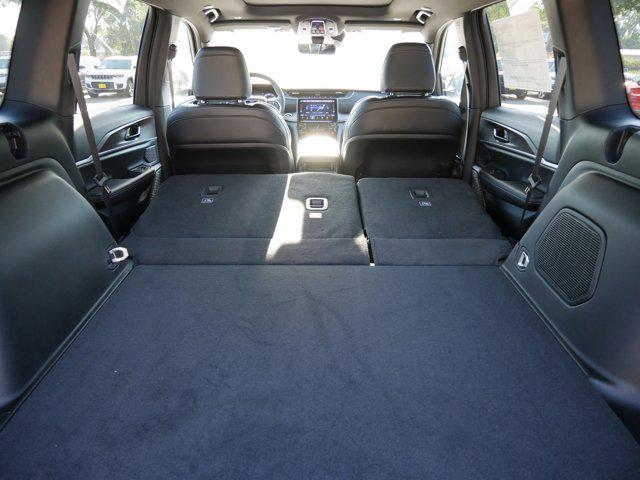 new 2025 Jeep Grand Cherokee car, priced at $45,697