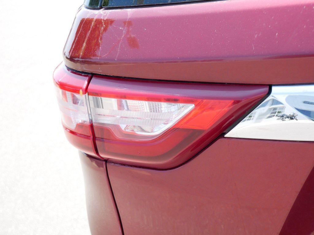 used 2021 Chevrolet Traverse car, priced at $31,648