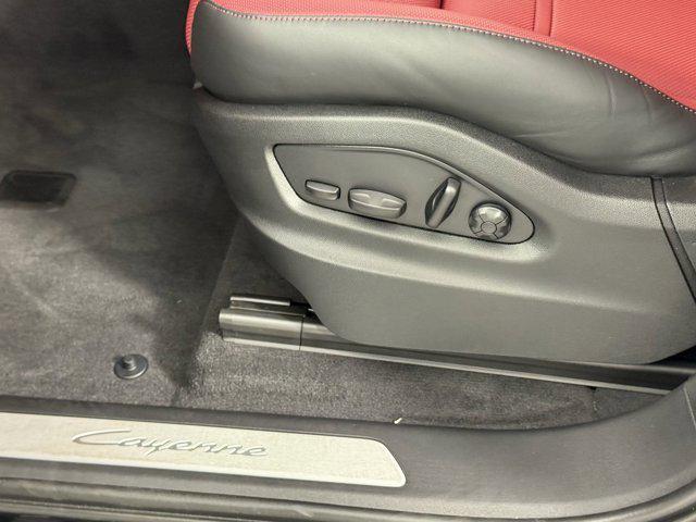 new 2025 Porsche Cayenne car, priced at $128,065