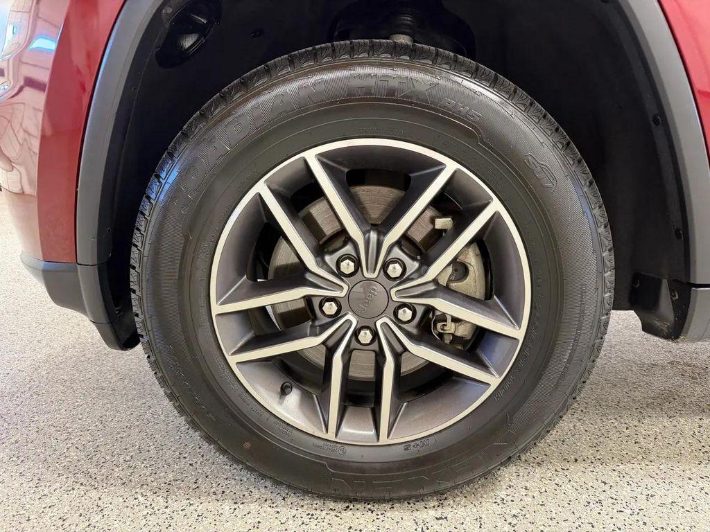 used 2022 Jeep Grand Cherokee car, priced at $26,000