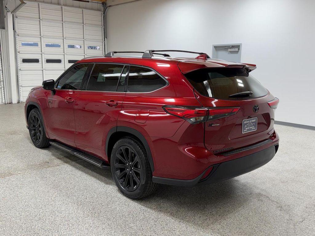 used 2021 Toyota Highlander car, priced at $27,000