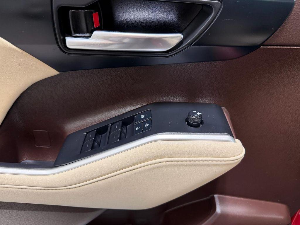 used 2021 Toyota Highlander car, priced at $27,000