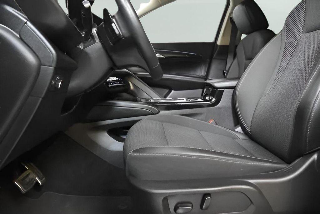 used 2023 Buick Envision car, priced at $23,000