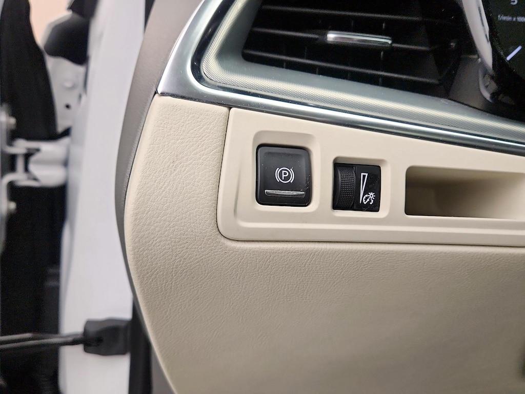 used 2021 Cadillac XT5 car, priced at $29,998