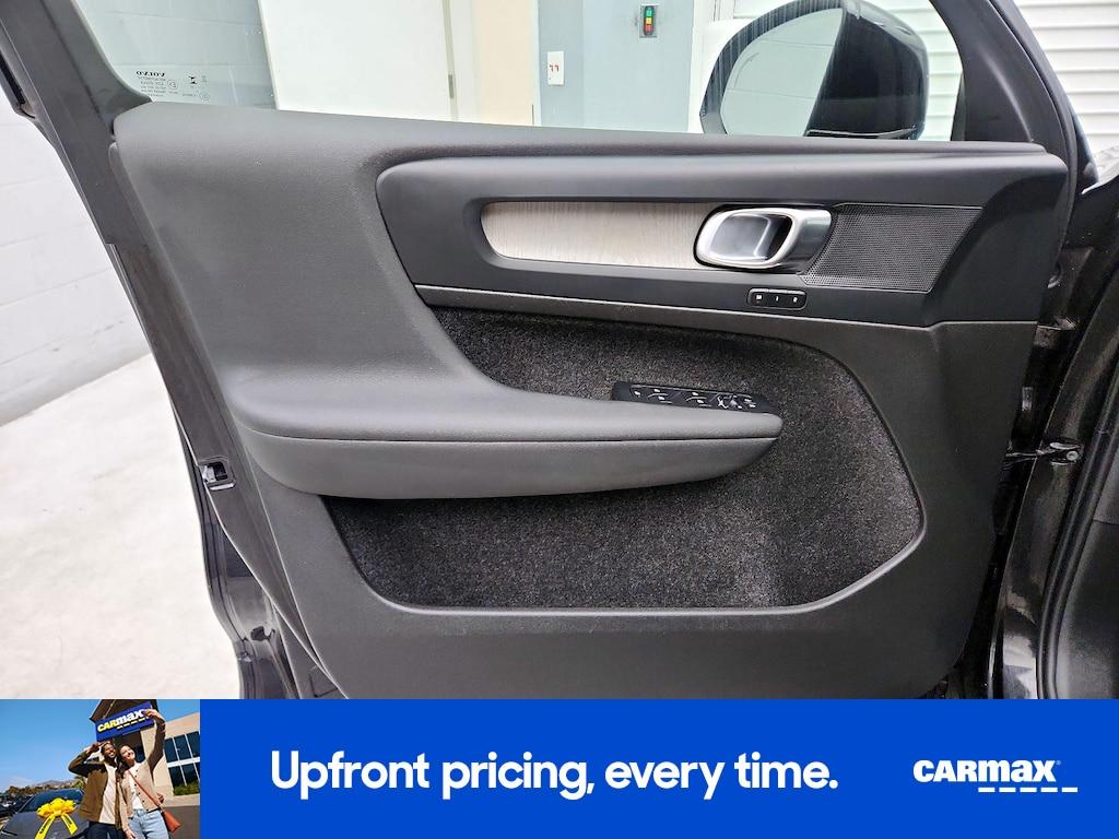 used 2023 Volvo XC40 car, priced at $28,998
