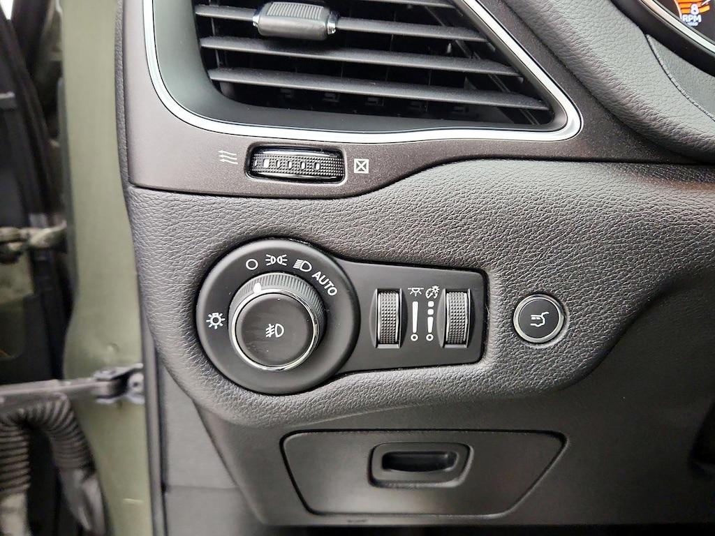 used 2019 Jeep Cherokee car, priced at $19,998