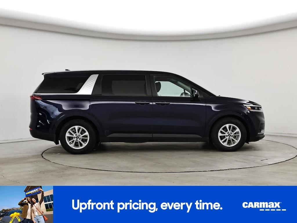 used 2024 Kia Carnival car, priced at $29,998